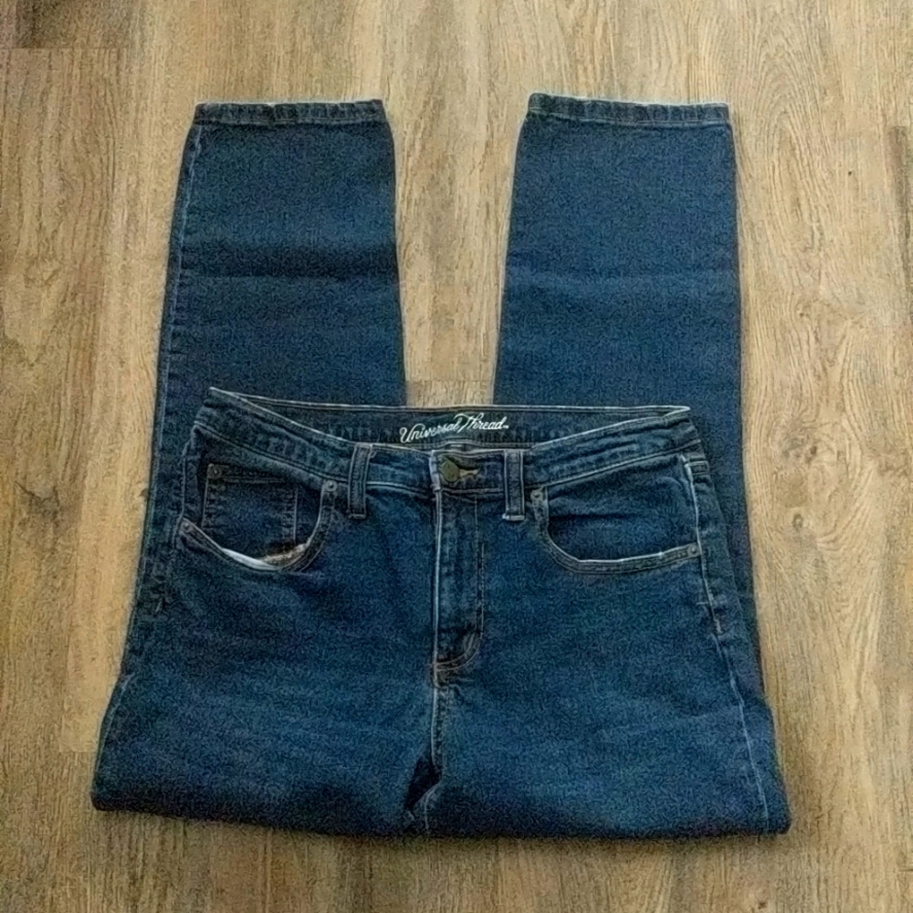 Universal Threads Girlfriend Crop Jeans Size 8/29 Mid Rise